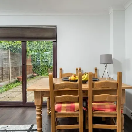 Gorgeous House, 5 Beds, Amazing Transport Links Apartment London Exterior photo